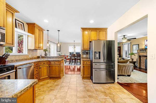 5 MCPHELIN AVE, Cherry Hill, NJ 08034