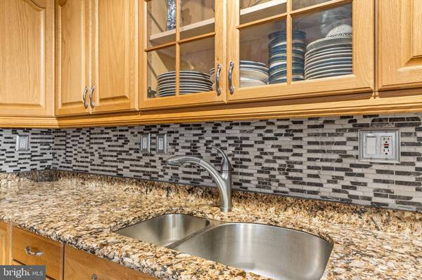 1008 SOCIETY HILL BLVD, Cherry Hill, NJ 08003