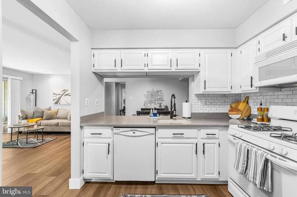 2003-A SUTTON PL, Mount Laurel, NJ 08054