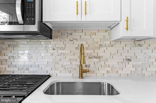 81 FIFTH W, Burlington, NJ 08016