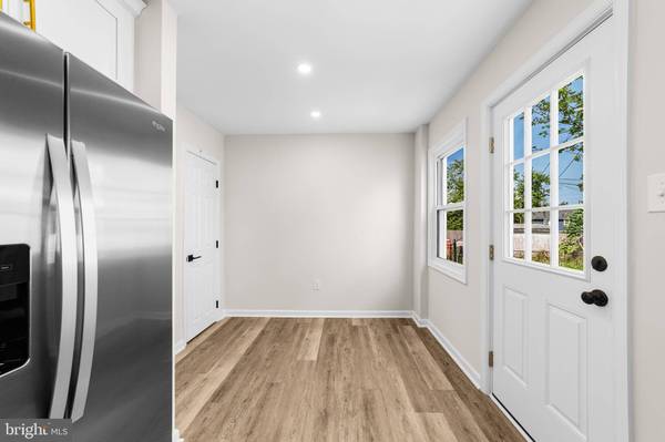 81 FIFTH W, Burlington, NJ 08016