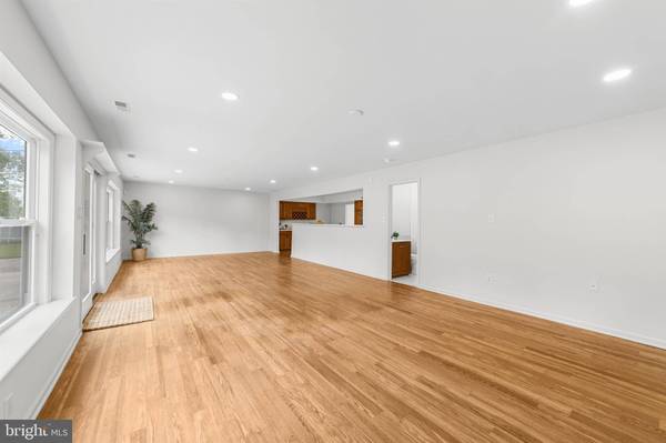 34 MERIBROOK CIR, Willingboro, NJ 08046