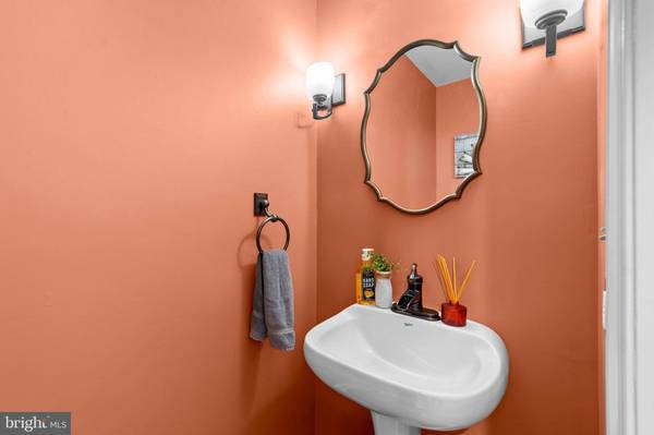 431 WASHINGTON ST, Gibbstown, NJ 08027