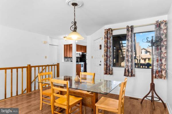 1202 AUGUSTA CIR, Mount Laurel, NJ 08054