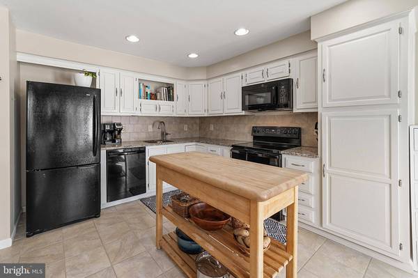 412 SOCIETY HL, Cherry Hill, NJ 08003