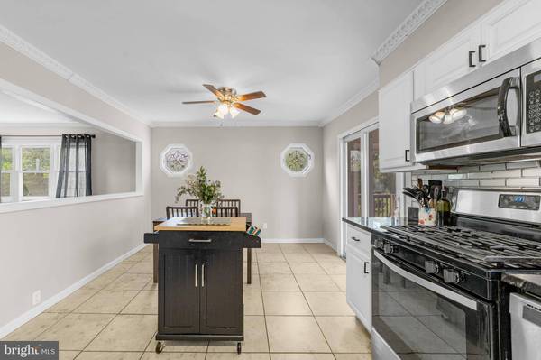 1001 BRADFORD DR, Williamstown, NJ 08094