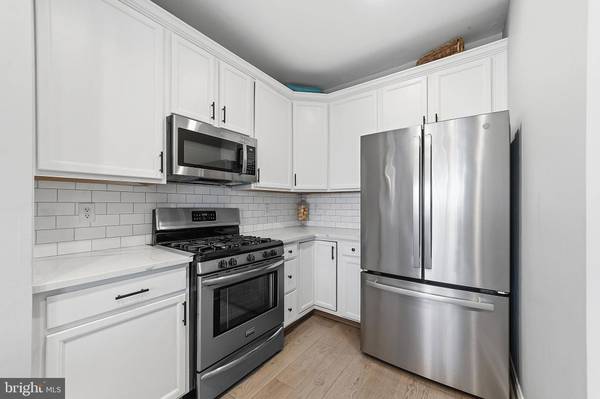 3 GLACIER DR, Berlin, NJ 08009