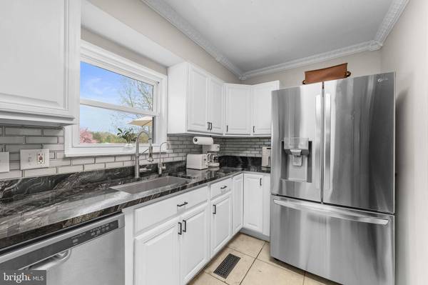 1001 BRADFORD DR, Williamstown, NJ 08094