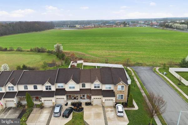 3 GLACIER DR, Berlin, NJ 08009