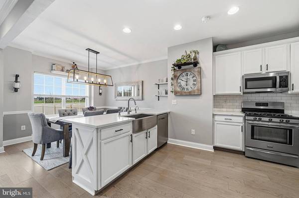 3 GLACIER DR, Berlin, NJ 08009