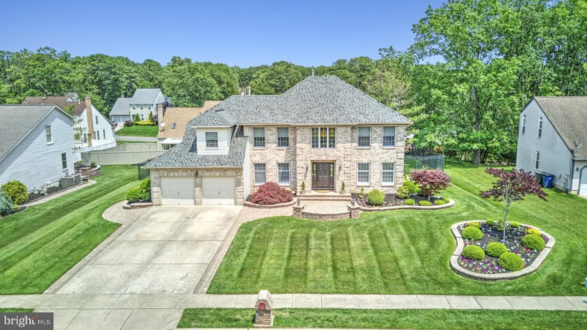 22 Regan Ln, Voorhees, NJ 08043-4146