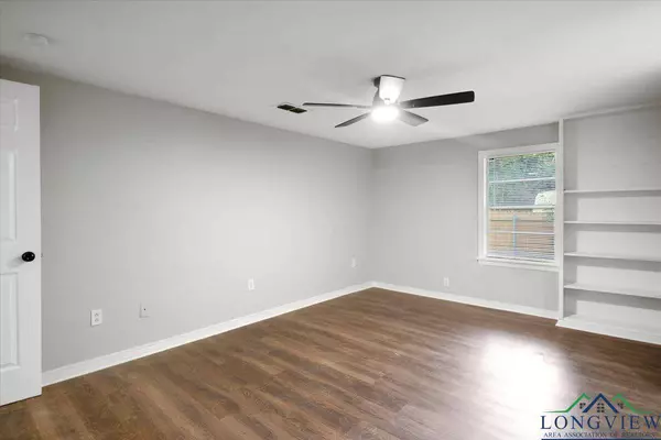 1012 PREMIER RD, Longview, TX 75604