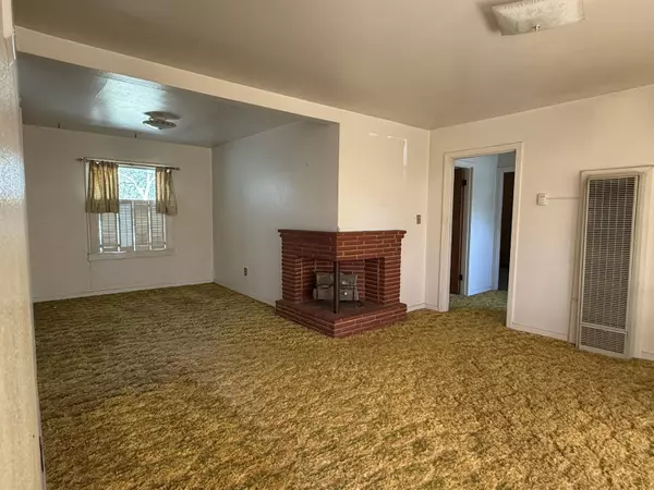 33rd Street, Lubbock, TX 79410