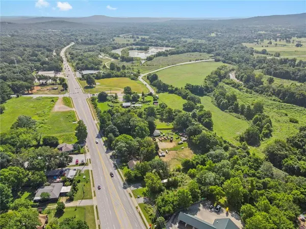 2609 Huntsville Rd, Fayetteville, AR 72701