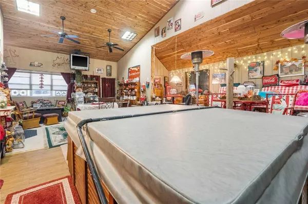 208 W Sycamore St, Fayetteville, AR 72703