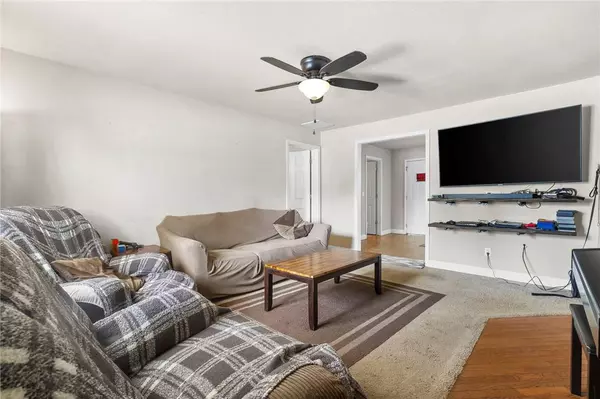 2401 SE 9th St, Bentonville, AR 72712