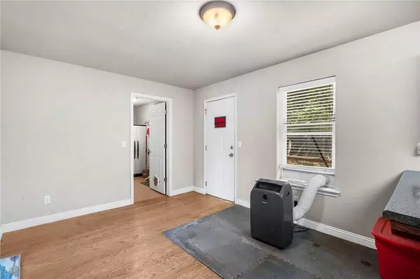 2401 SE 9th St, Bentonville, AR 72712