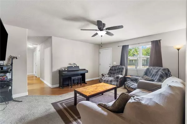 2401 SE 9th St, Bentonville, AR 72712