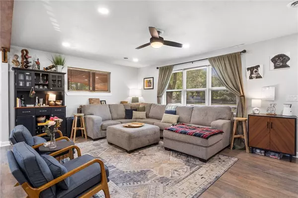 1203 SE Benton St, Bentonville, AR 72712