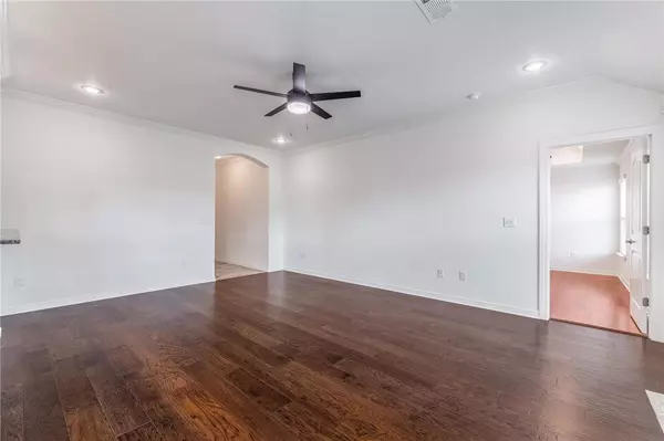 4511 W Wales Dr, Fayetteville, AR 72704