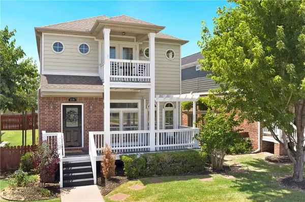 619 N Rupple Rd, Fayetteville, AR 72704