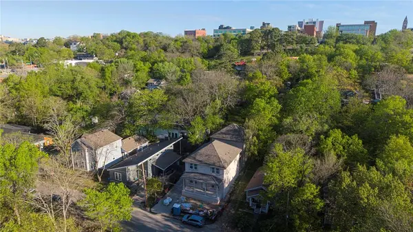 18 E 4th St ##1, Fayetteville, AR 72701