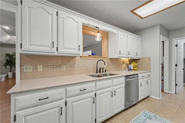 2612 W Chateau Dr, Rogers, AR 72758