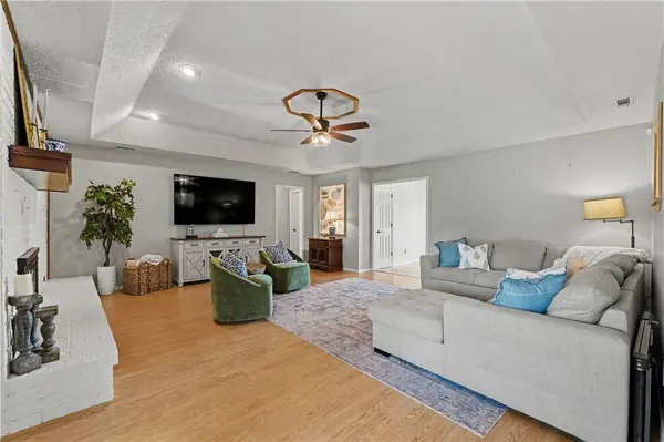 2612 W Chateau Dr, Rogers, AR 72758