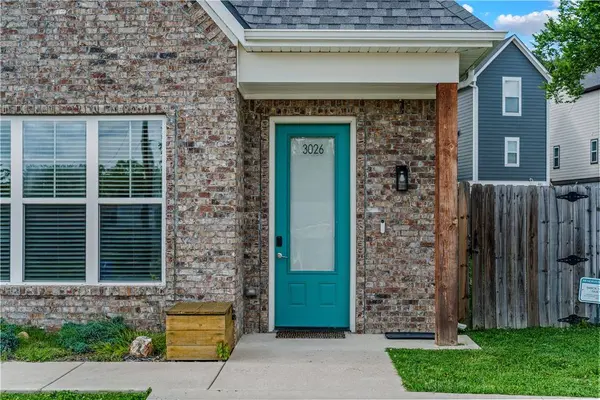 3026 W Old Farmington Rd, Fayetteville, AR 72704