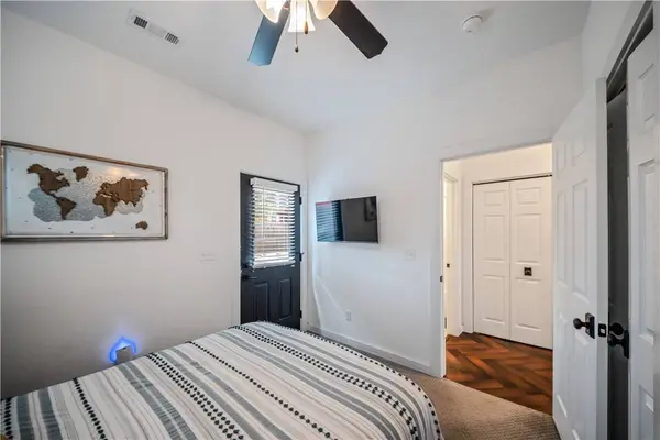 3022 Old Farmington Rd, Fayetteville, AR 72704