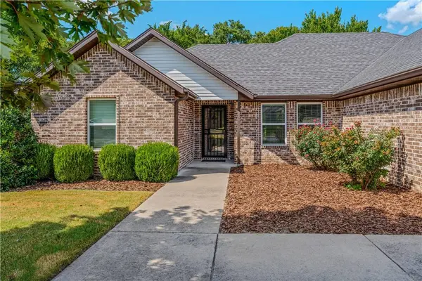 5044 E Talon Trl, Fayetteville, AR 72701