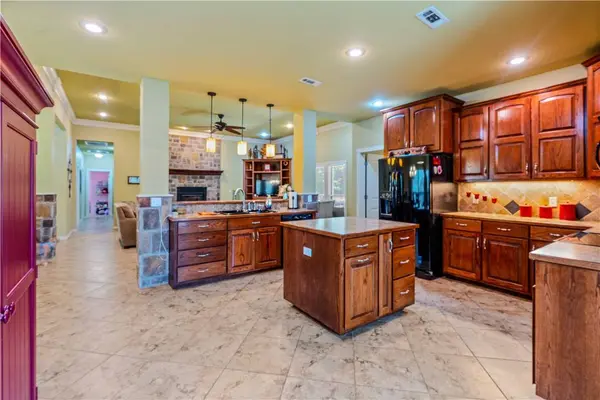16500 Carney Rd, West Fork, AR 72774