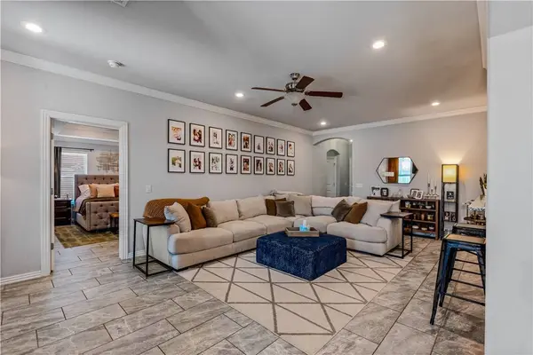 4242 W Divide Dr, Fayetteville, AR 72704