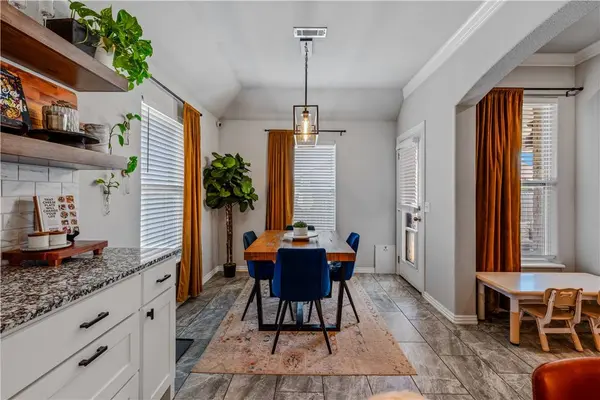 4242 W Divide Dr, Fayetteville, AR 72704