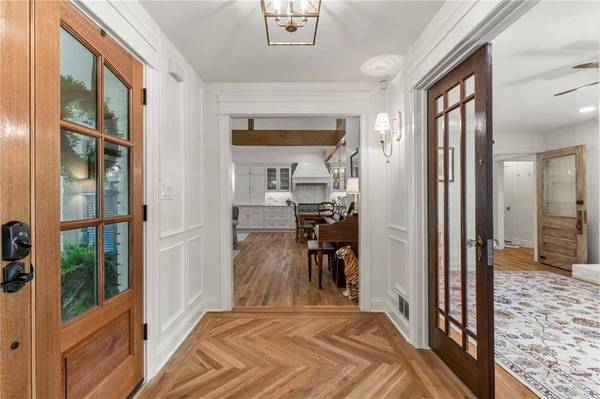 5641 Roberts DR, Dunwoody, GA 30338