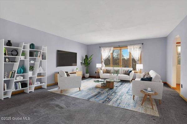 8 Starlight Road, Colonie, NY 12110