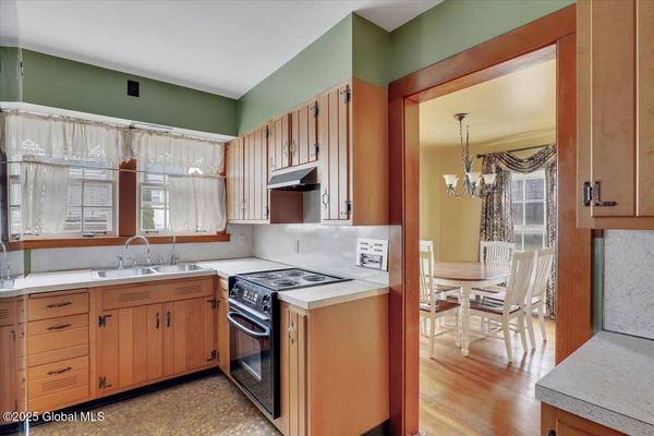 22 Hackett Avenue, Colonie, NY 12205