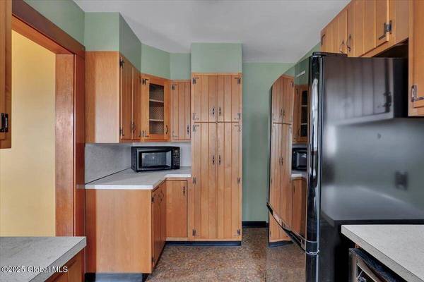 22 Hackett Avenue, Colonie, NY 12205