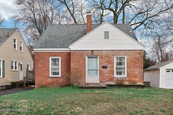 22 Hackett Avenue, Colonie, NY 12205