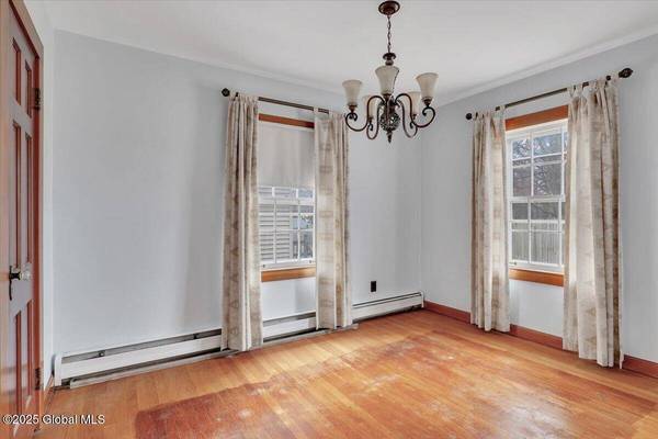 22 Hackett Avenue, Colonie, NY 12205