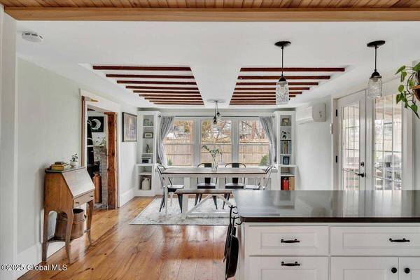 987 Western Road, Schodack, NY 12033