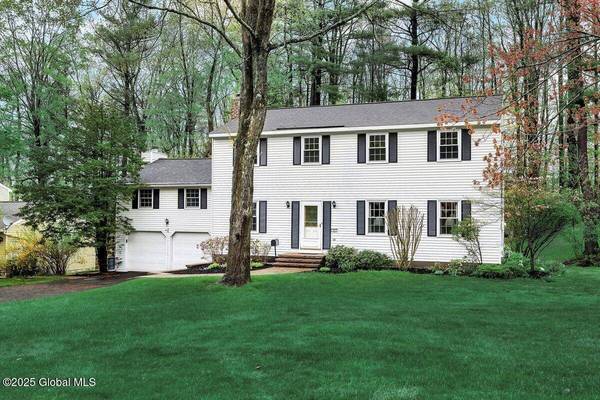 11 Pinewood Drive, Glenville, NY 12302