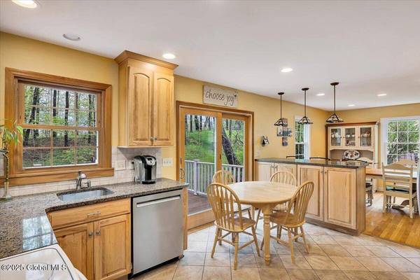 11 Pinewood Drive, Glenville, NY 12302