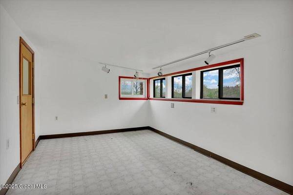 4670 Western Turnpike, Altamont, NY 12009