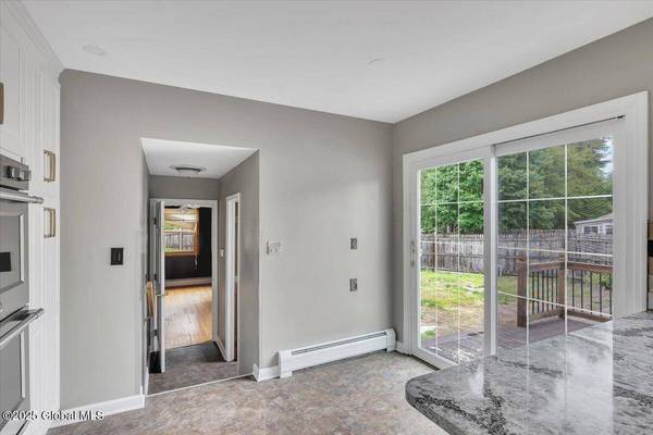 21 Hillcrest Drive, Clifton Park, NY 12019