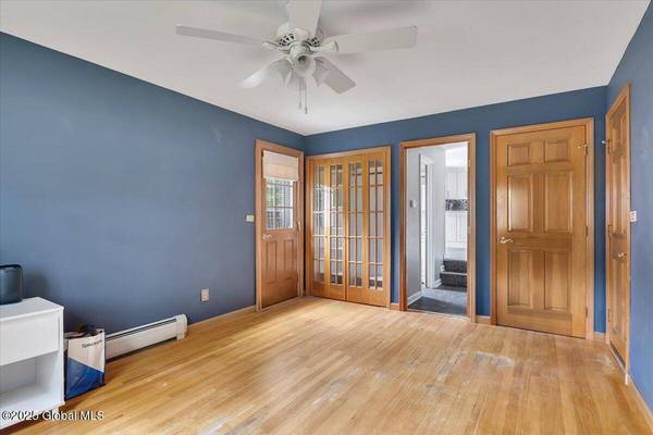 21 Hillcrest Drive, Clifton Park, NY 12019