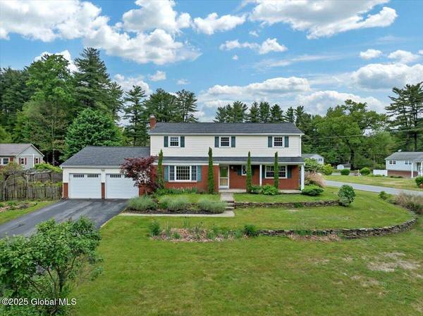 21 Hillcrest Drive, Clifton Park, NY 12019