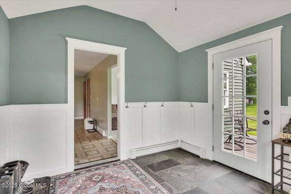 16 Newcombs Lane, Pittstown, NY 12121