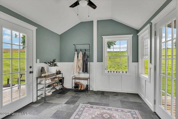 16 Newcombs Lane, Pittstown, NY 12121