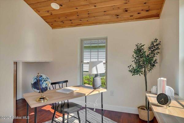 6 Maple Terrace, Bethlehem, NY 12054